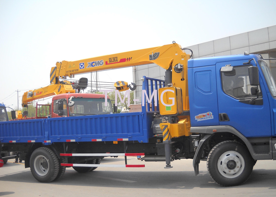 Durable Hydraulic System Telescopic Boom Mobile Crane With 6300kg