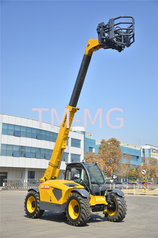Durable Telescopic Telehandler Forklift / Xcmg Extended Boom Forklift Deutz Engine