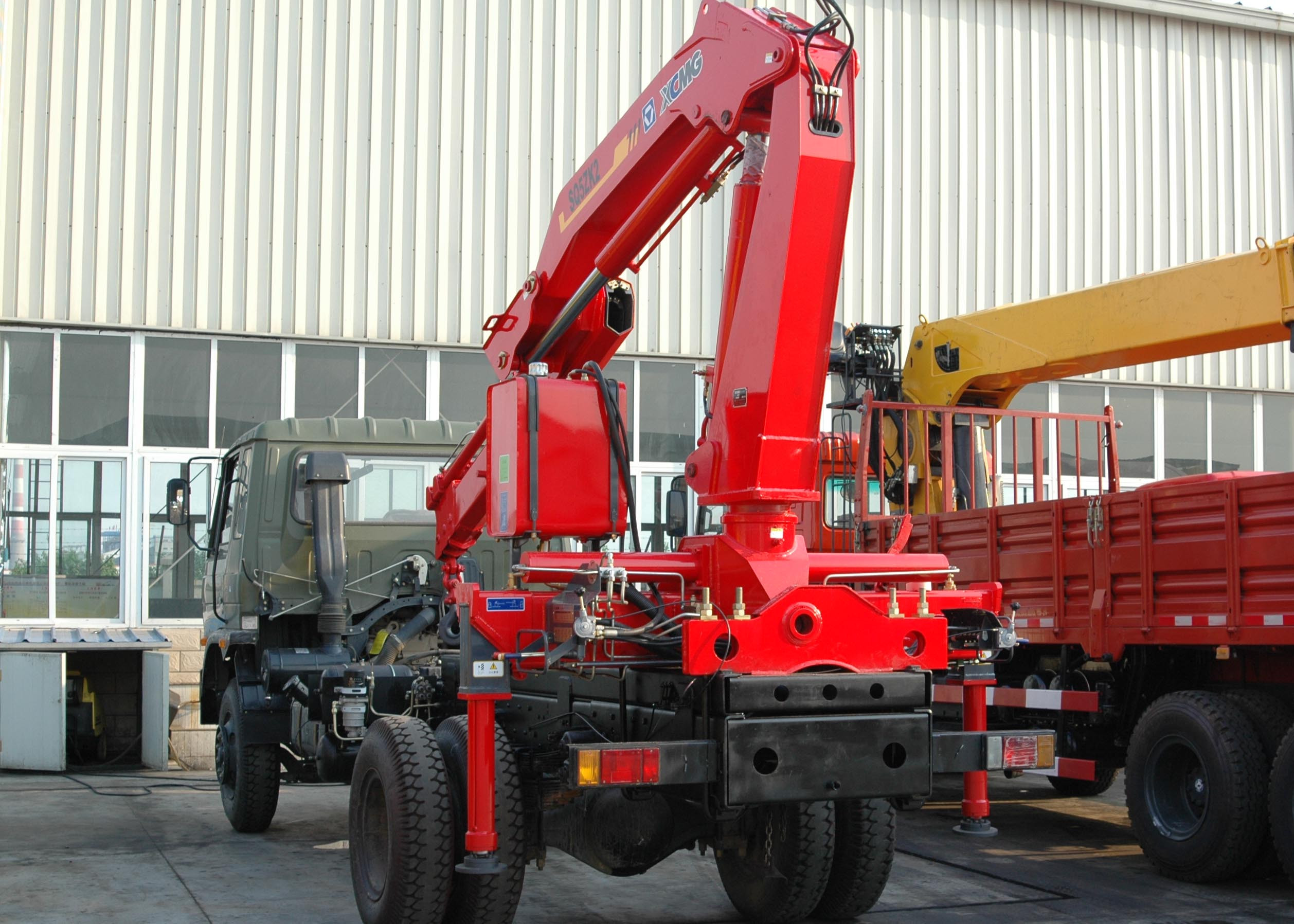 High Quality Construction Knuckle Boom Truck Mounted Crane , 5T Truck
