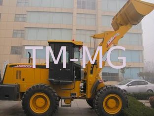 4 Wheel Drives LW300FV Earthmoving Machinery compact wheel loader Safe Driving Space