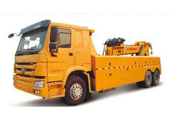 Durable Higher Efficiency Wrecker Tow Truck , Breakdown Recovery Truck For Treating Vehicle Accidents