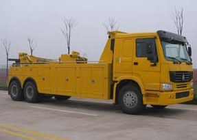 Durable Hydraulic Highway / Road Accident Wrecker Tow Truck With Crane Arm