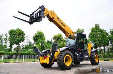 High Efficiency XC6-3007 Telescopic Boom Forklift / Telehandler Safety Deutz Engine Fork Length 1200mm