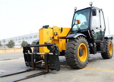 High Efficiency XC6-3007 Rent Telescopic Telehandler Forklift , Small Telescopic Forklift Extended Boom